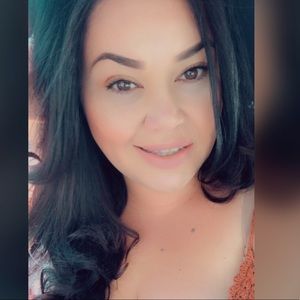 Meet your Posher, Alma